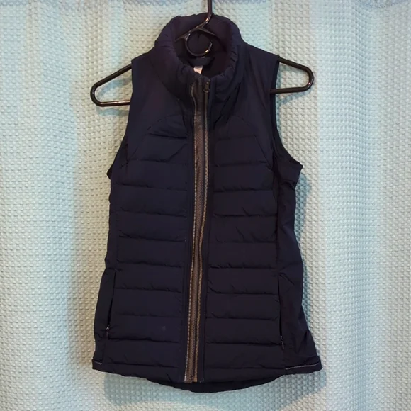 GUC Sz 4 Navy Lululemon Puffer Vest - Picture 1 of 3